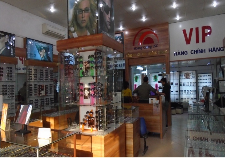 Một mô hình kinh doanh kính mắt tại Hà Nội